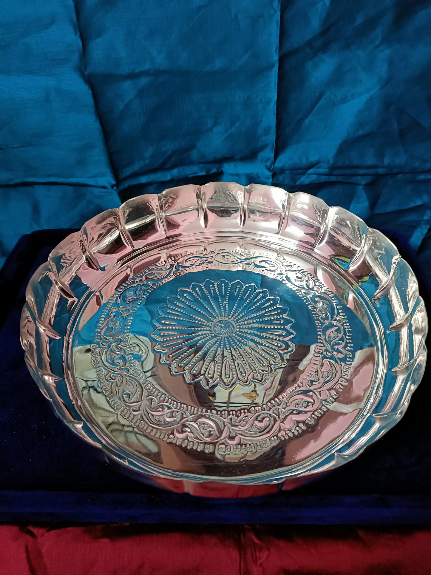 Designer Plate with flower cut-14 inch