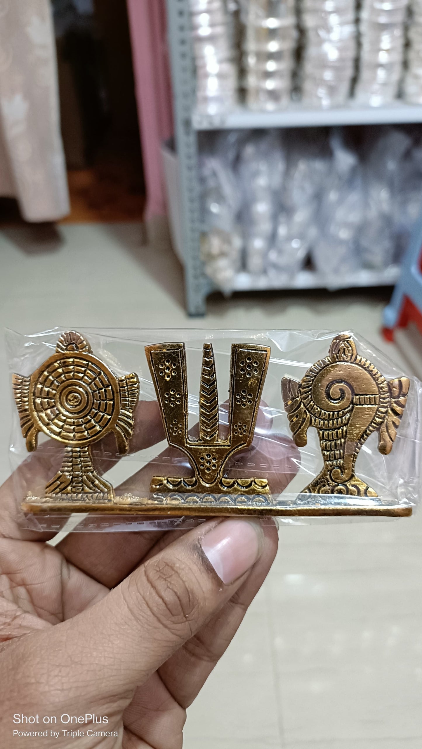 SHOP FOR RS.1000 and GET Shanku Chakra Namam @ Rs.1
